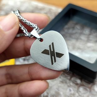Xdinary Heroes拨片项链钛钢金属可弹奏饰品个性乐队团体定制情侣