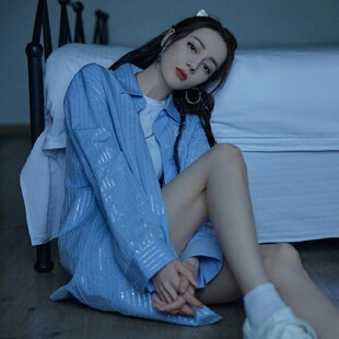 迪丽热巴明星同款亮丝条纹衬衫女装春秋新韩版宽松设计感小众上衣