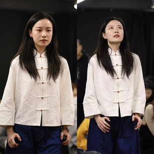 倪妮明星同款新中式衬衫女新款长袖立领提花盘扣红珠改良唐装上衣