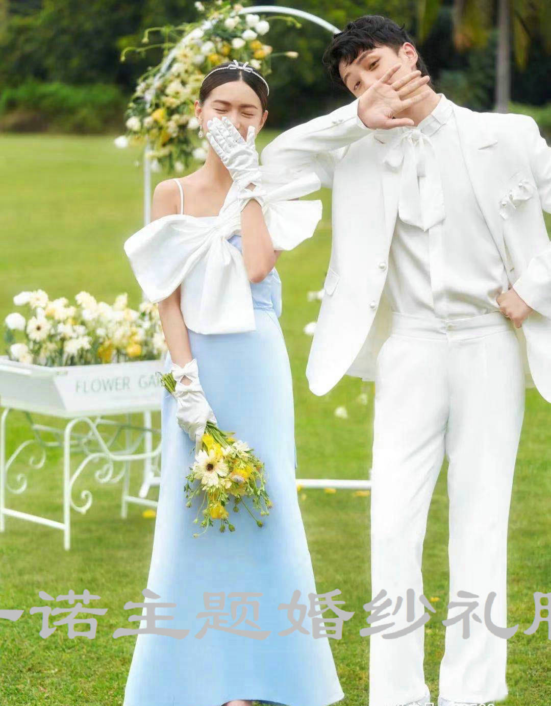 2021新款影楼主题婚纱唯美浪漫复古风蝴蝶结缎面抹胸漏背旅拍礼服
