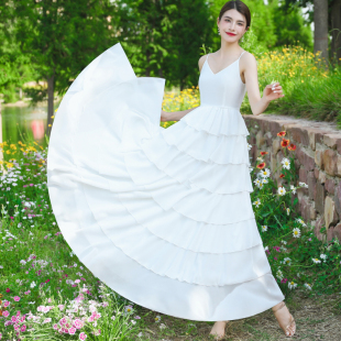 气质复古v领吊带纯色蛋糕裙长裙大摆裙白色雪纺海边度假连衣裙女