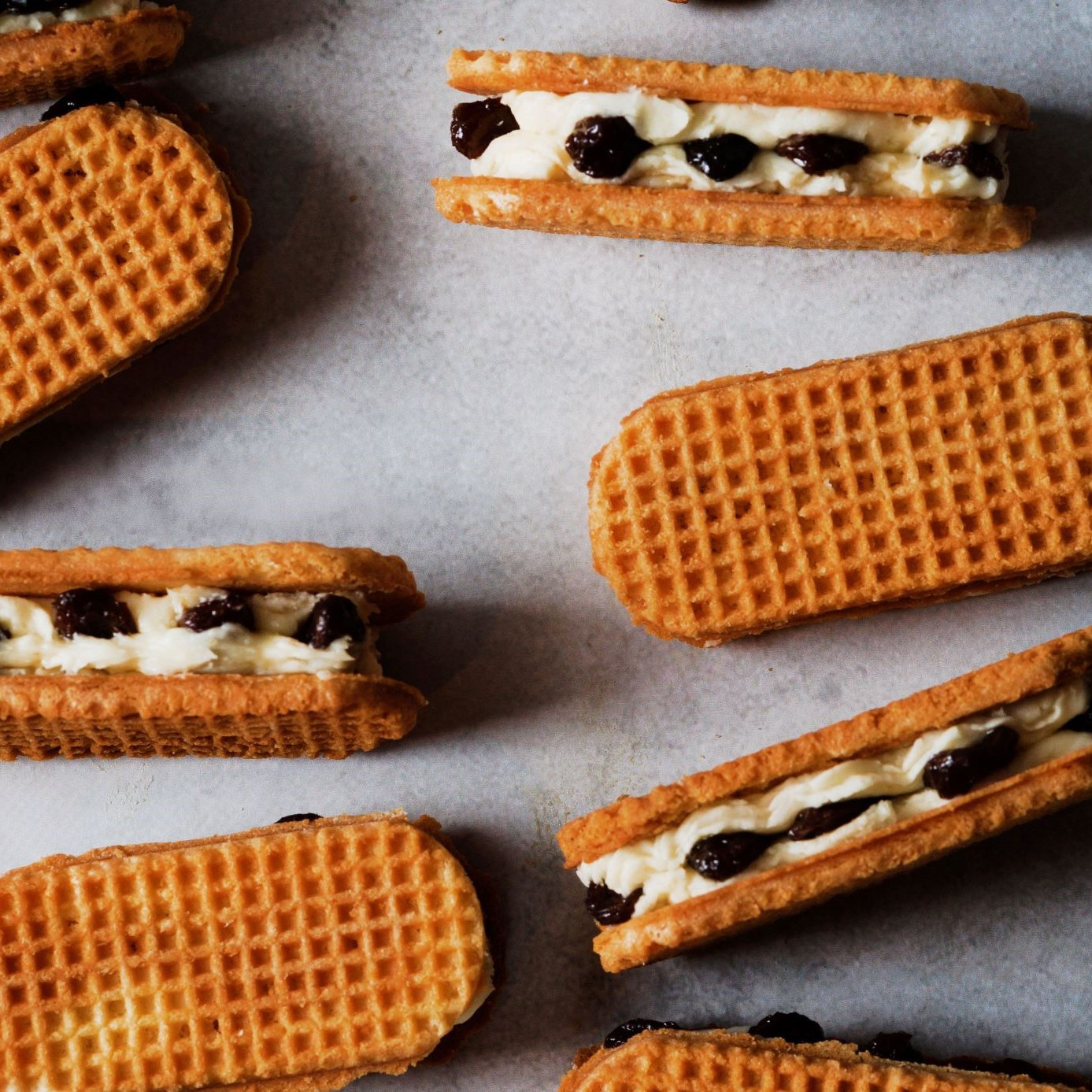 满200日本直邮BUTTER NO ITOKO 葡萄干黄油夹心饼干4个入