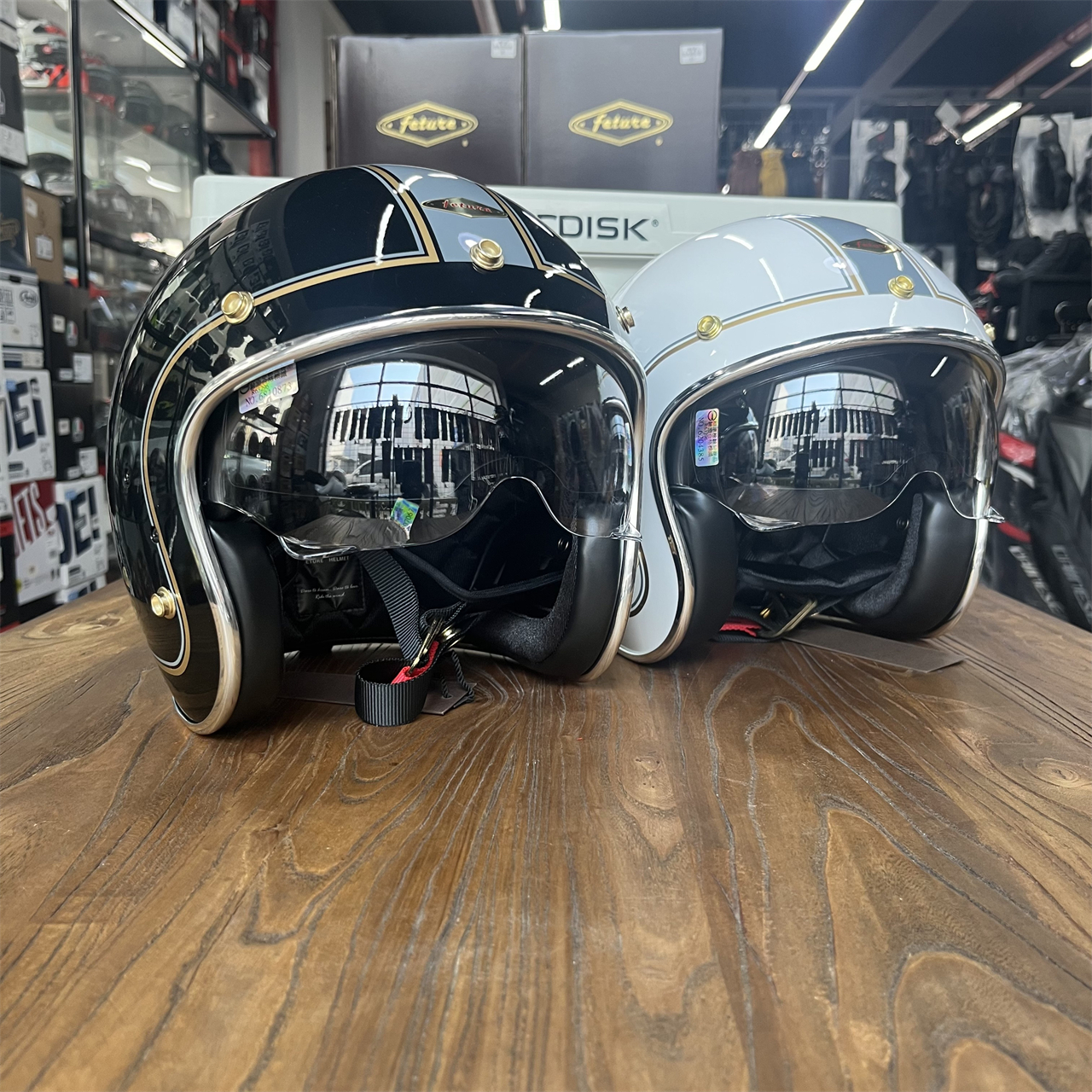 feture头盔男女四季内置伸缩镜片