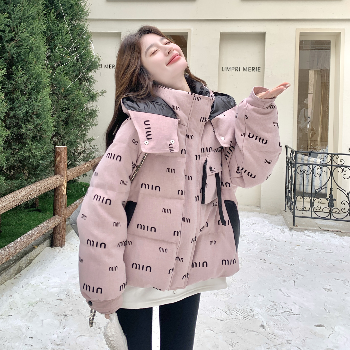 撞色字母连帽羽绒服潮流外套女冬