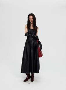 LION&CAT秋冬时尚 显瘦气质百搭 气质黑色吊带连衣裙女修身