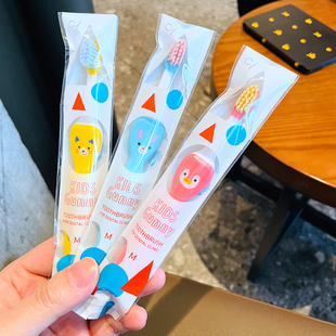 日本买回进口Ci幼儿童日本齿科专用中软毛小动物护齿牙刷1.5 6岁