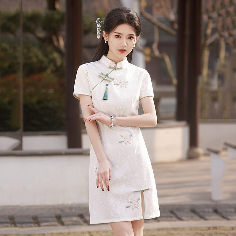 白色蕾丝国风新中式短款旗袍改良年轻款少女高级感复古小个子夏季图片