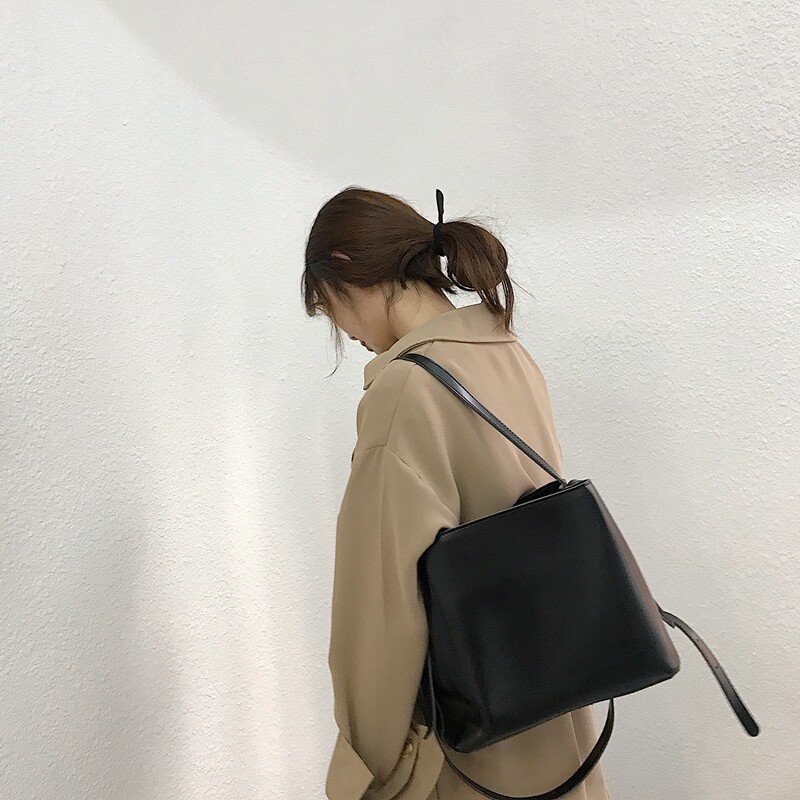早秋chic超大容量百搭2way休闲包图片