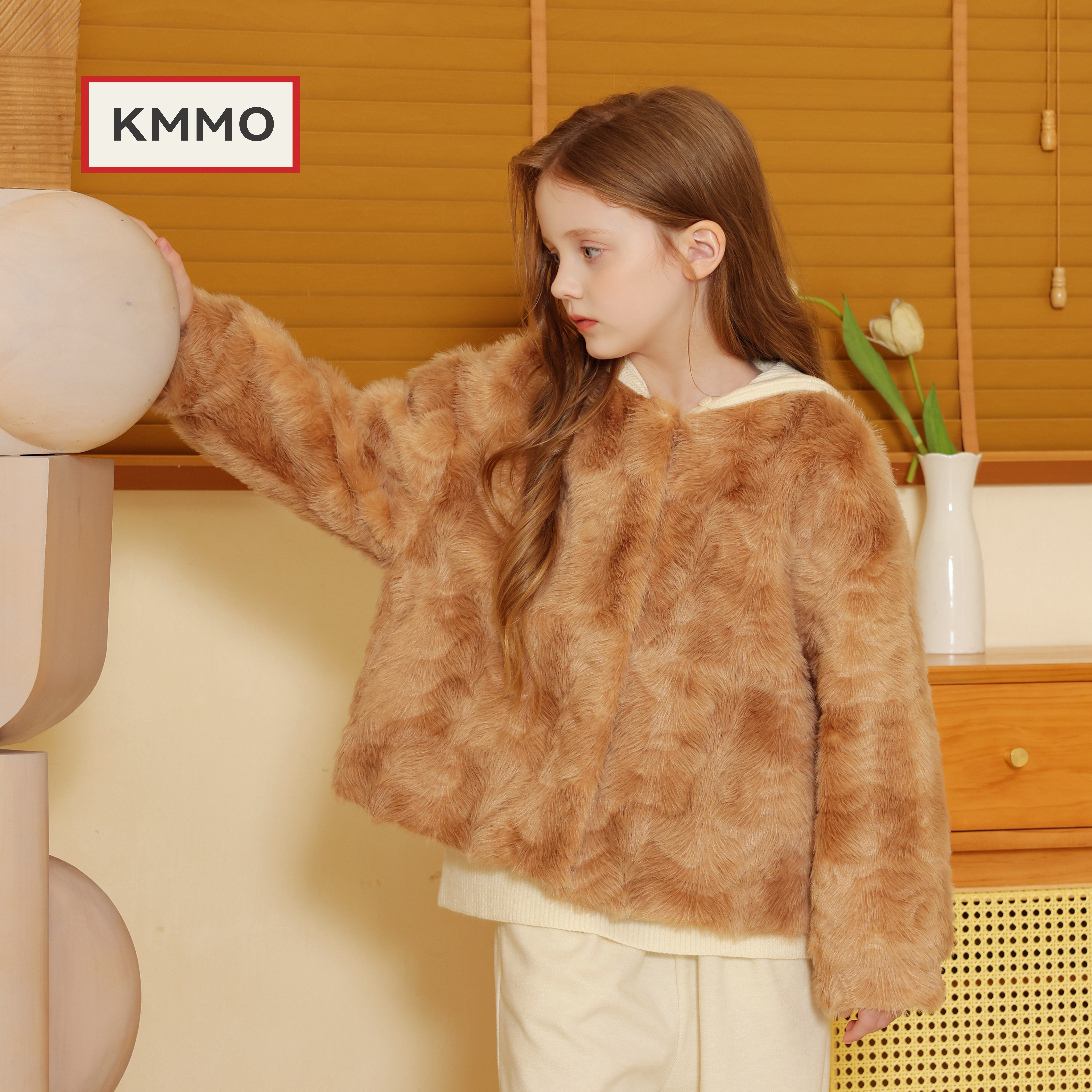 KMMO女童湖羊皮毛一体短款外套