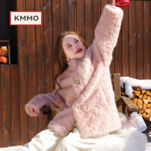 KMMO女童皮草外套2026新款儿童大衣环保小湖羊皮毛一体中长款童装
