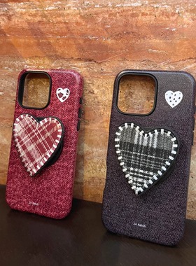 24 hatch 爱心格纹拼接进口韩国圆边菲林手机壳适用于苹果14-16系列+ 手工布艺真牛皮刺绣磁吸支架