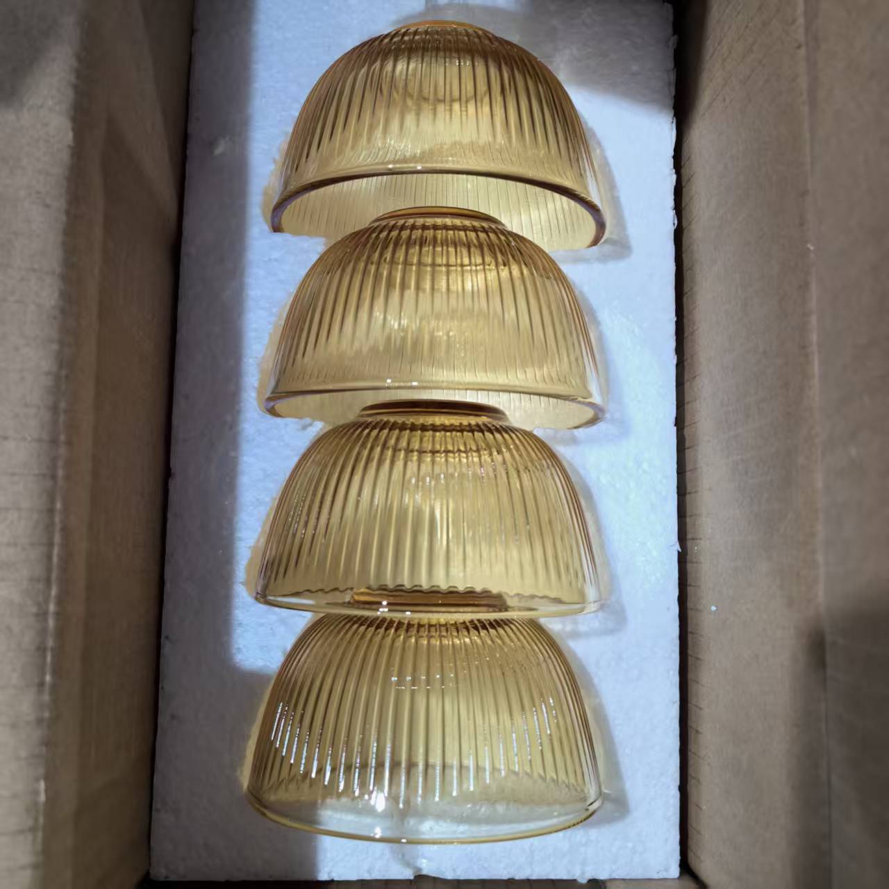 KN高颜值琥珀色   玻璃小碗  10cm口径