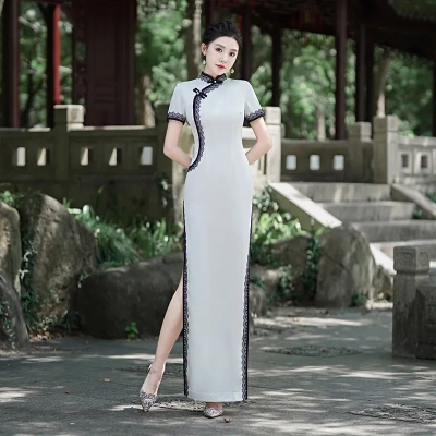 走秀旗袍女主持演出服2024年新款秋季长款修身开叉宴会旗袍晚礼服