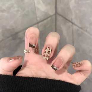 秋冬美甲成品穿戴甲学生短款 甲 气质显白假指甲贴片晕染焦糖色法式