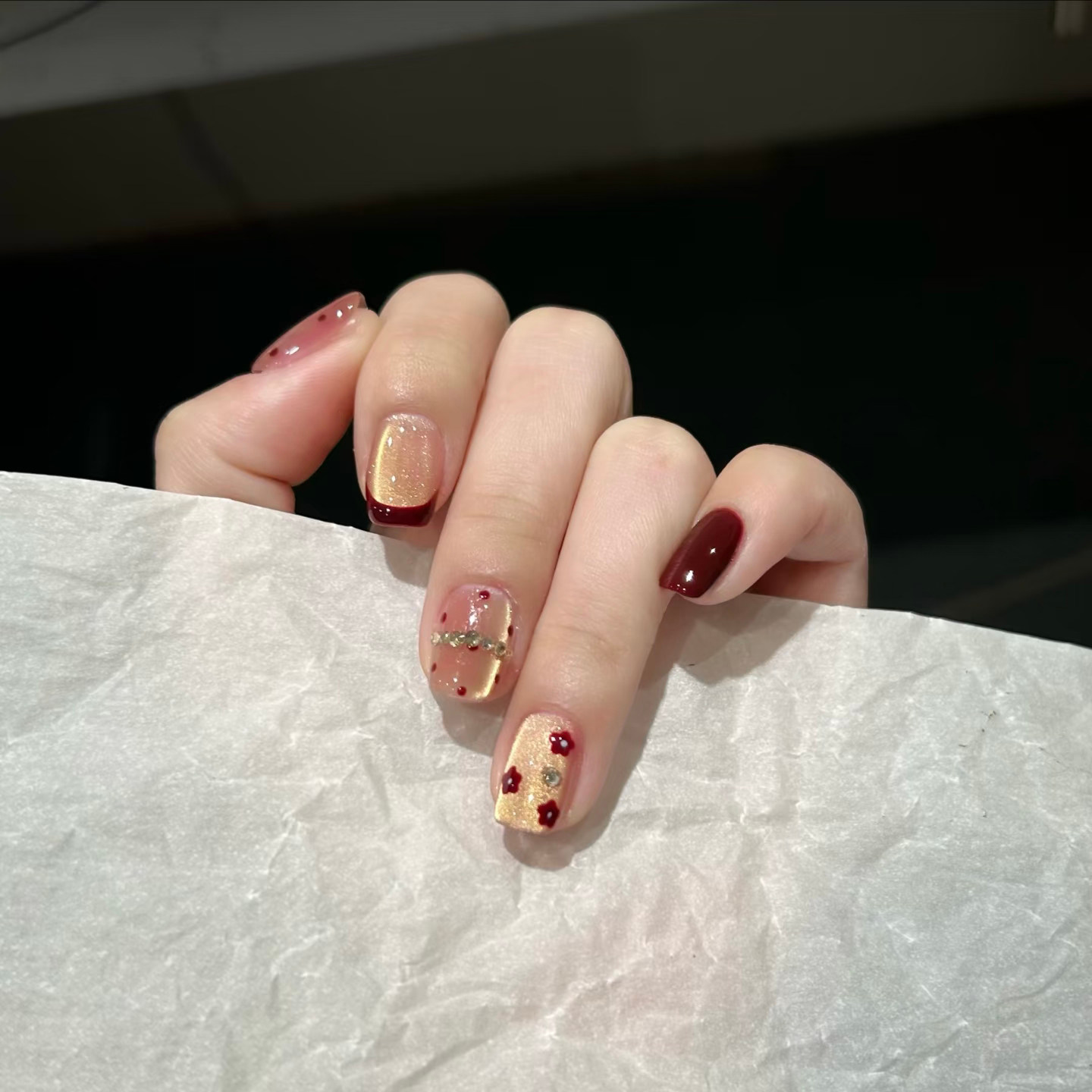 假指甲贴片成品新年战甲氛围可爱波点花朵碎钻孕妇穿戴甲手工美甲,彩妆/香水/美妆工具,穿戴甲/甲片,淘宝优惠券,粉丝福利购,淘宝优惠卷