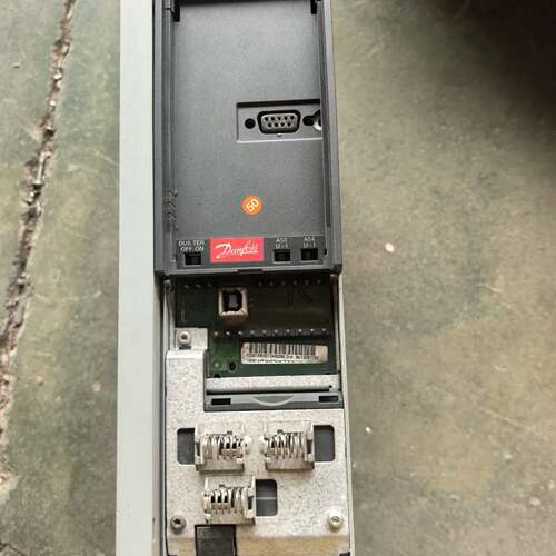 可维修丹佛斯变频器 FC-302P2K2T5E20H 2.2KW议价