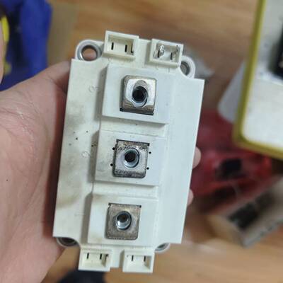 可议价包邮西门康skm400gar12t4模块，十几个处理