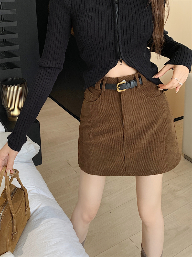 高级感灯芯绒半身裙女秋冬大码a字半裙辣妹小个子小黑裙包臀短裙