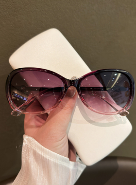 2026年新款大框太阳镜女士时尚防紫外线蛤蟆镜显脸小开车遮阳墨镜