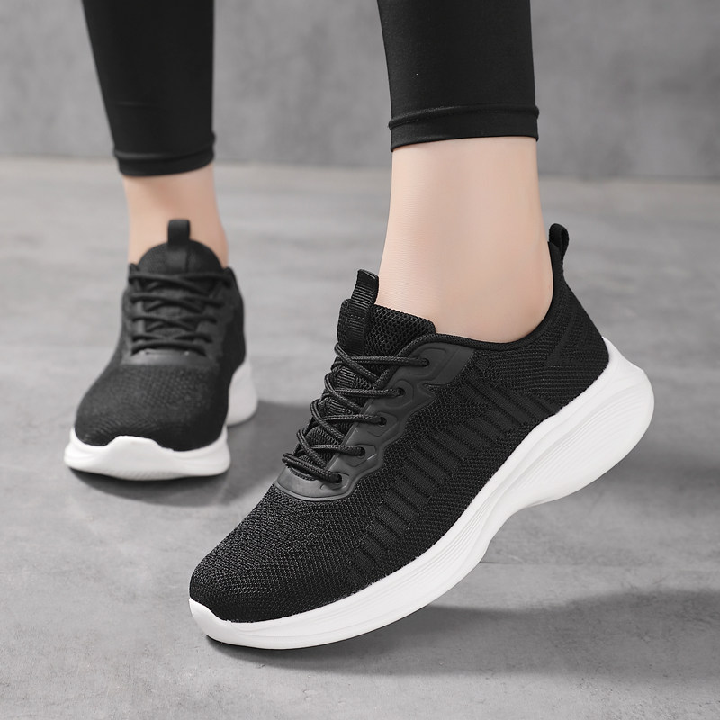 老北京布鞋女款妈妈运动鞋超轻便减震跑步鞋秋季中老年旅游鞋软底