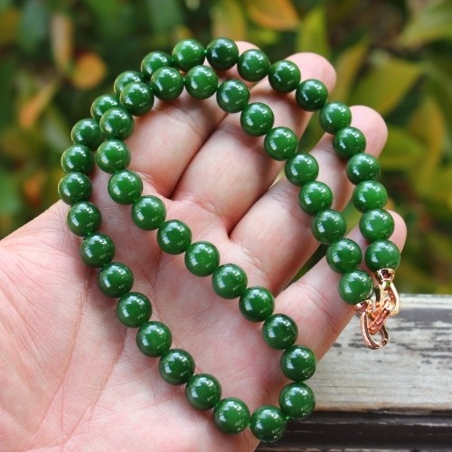 新疆和田玉碧玉菠菜绿项链