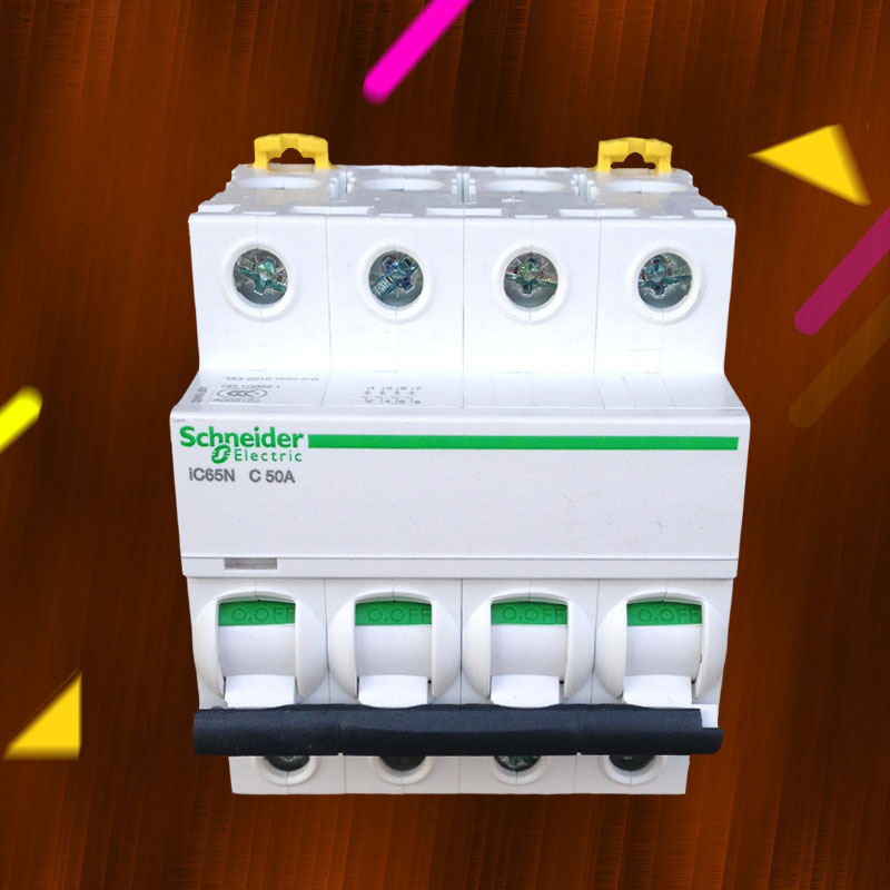 施耐德空气开关50a三相四线