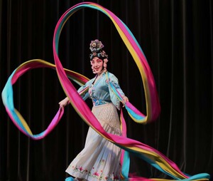 包邮舞蹈用长绸七彩李玉刚彩绸飞天舞彩绸真丝长绸五彩长绸甩绸