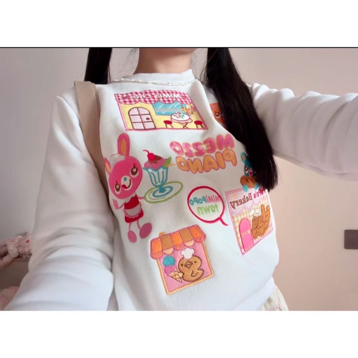 秋冬可爱重工刺绣上衣甜美甜品屋兔兔卫衣卡通圆领小众宽松软萌