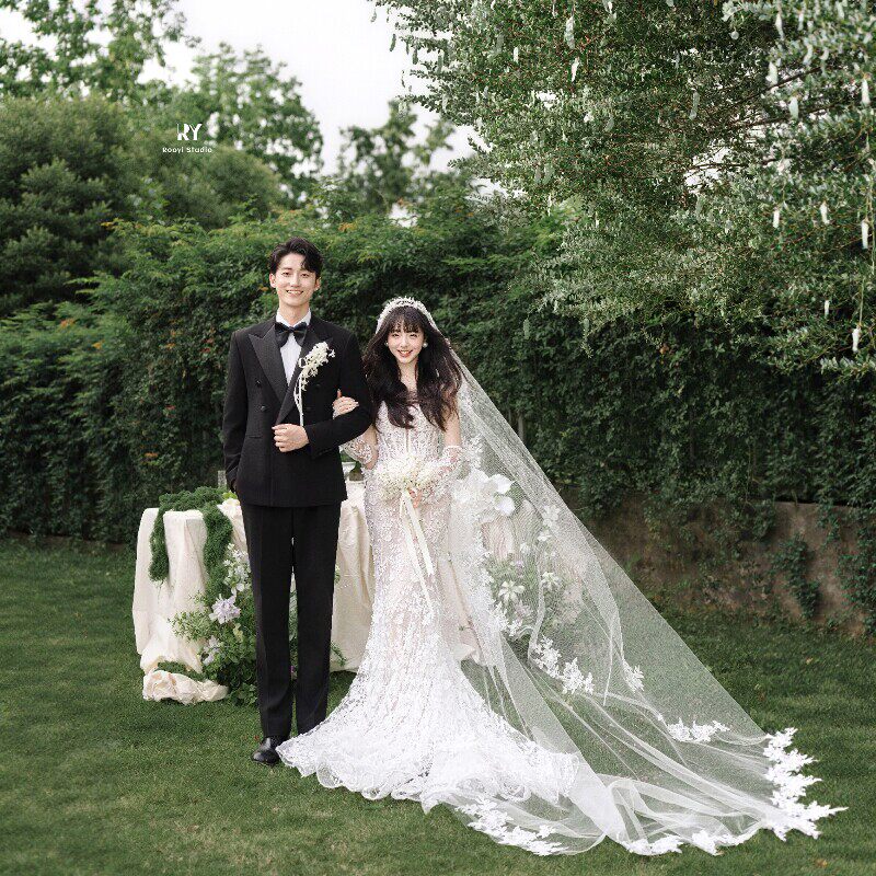 仙女风蕾丝鱼尾拖尾长袖婚纱