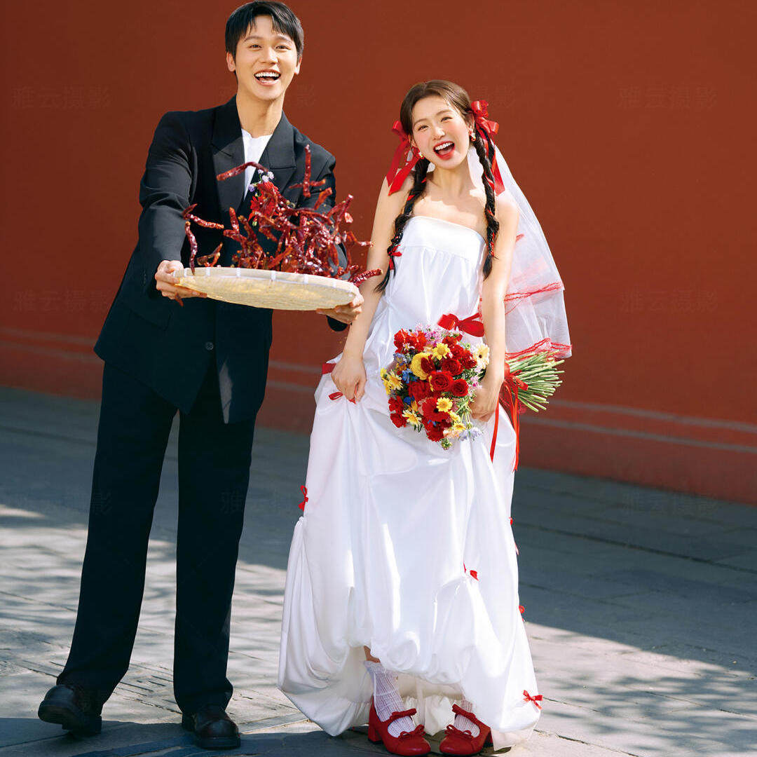影楼婚纱照拍摄服装白色喜嫁俏皮领证登记订婚蝴蝶结抹胸礼服