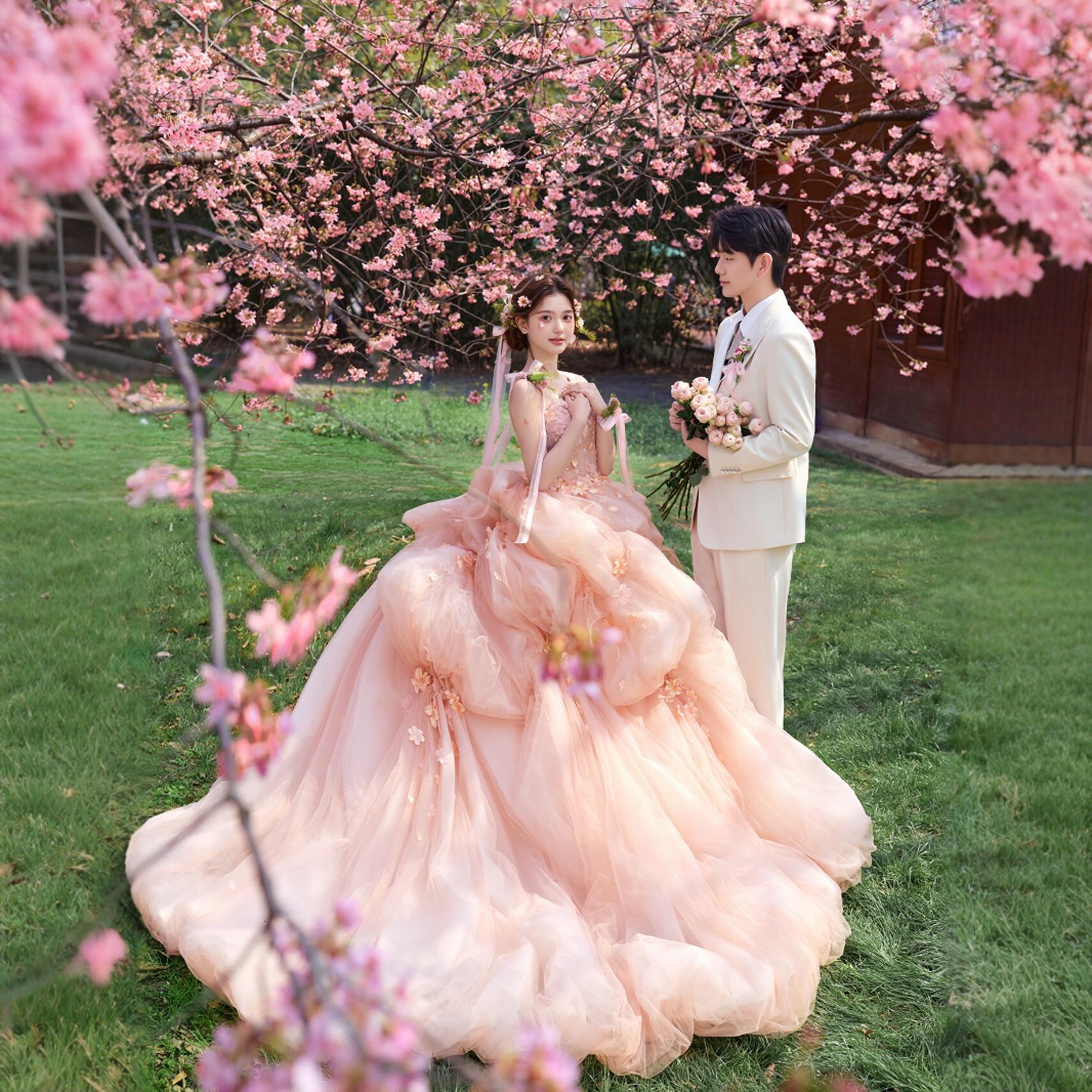 影楼主题服装粉色婚纱花季森系外景旅拍蓬蓬裙法式甜美拖尾