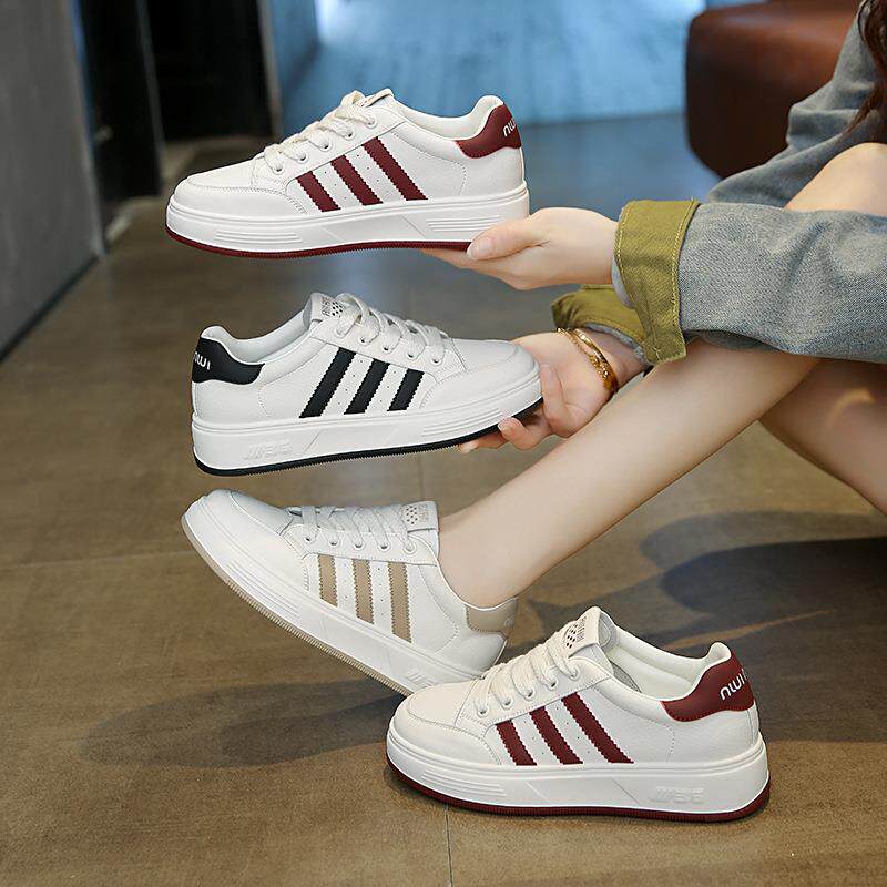 小白鞋女款2025新款爆款春秋季百搭真皮鞋子软底不累脚休闲运动板