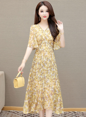 显白黄色印花连衣裙女2025年新款气质减龄女神范遮肚子显瘦裙子潮