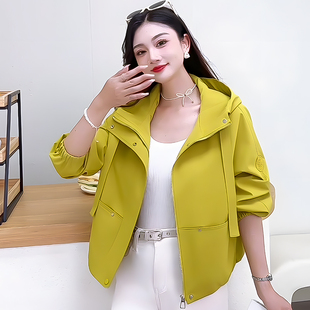 时尚亮色系穿搭外套2025新款秋装百搭宽松时尚休闲上衣连帽短外套