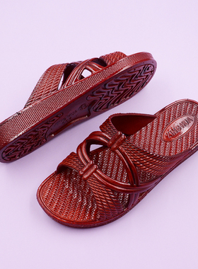 夏季新品中老年舒适软底妈妈凉拖鞋室外穿防滑平底老人平跟奶奶鞋