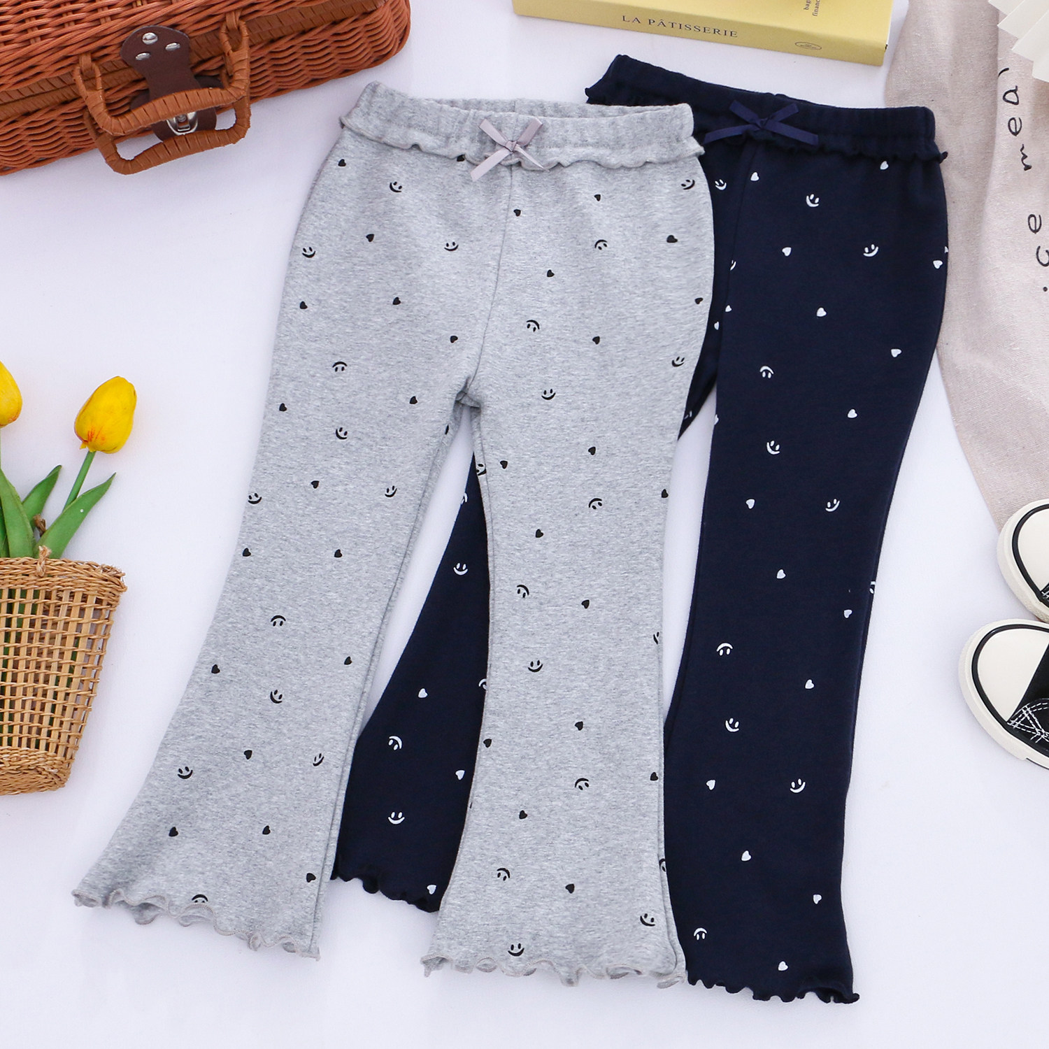 女童纯棉休闲喇叭裤26春秋款小女孩长裤儿童宝宝洋气外穿卡通裤子