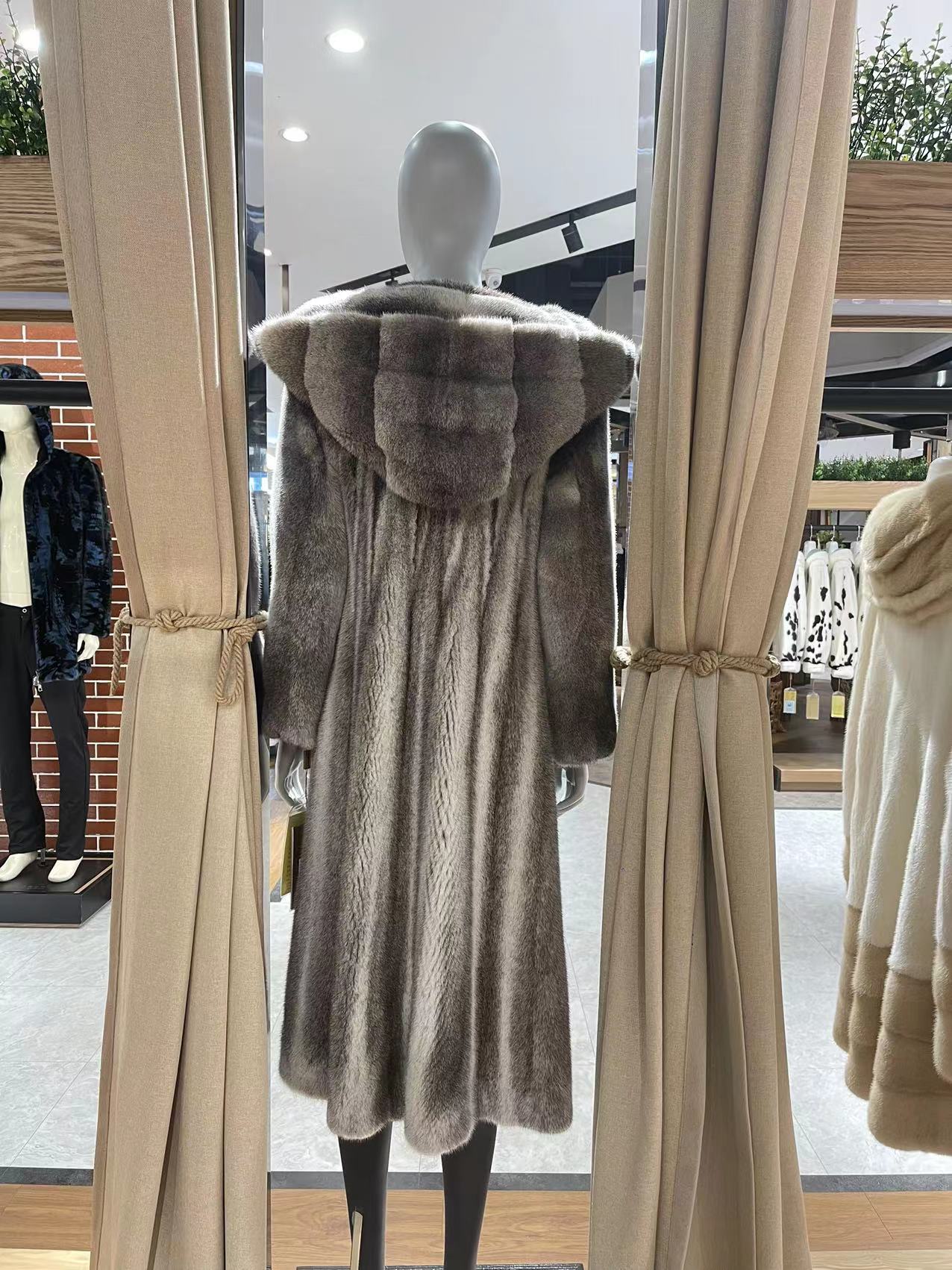 星辰貂本色长款水貂毛貂皮大衣女