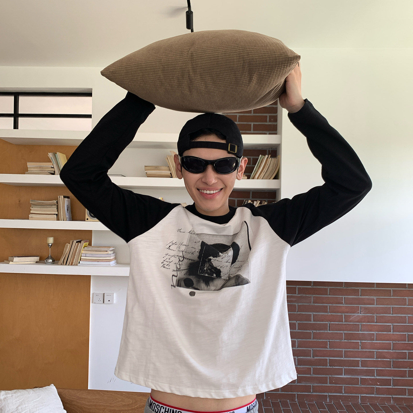 Nevoko疯狂跑车秋季休闲随意插肩袖T恤欧美人物印花长袖撞色男