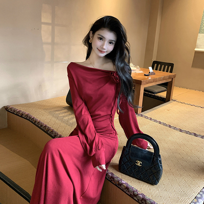 法式红色针织连衣裙女一字肩