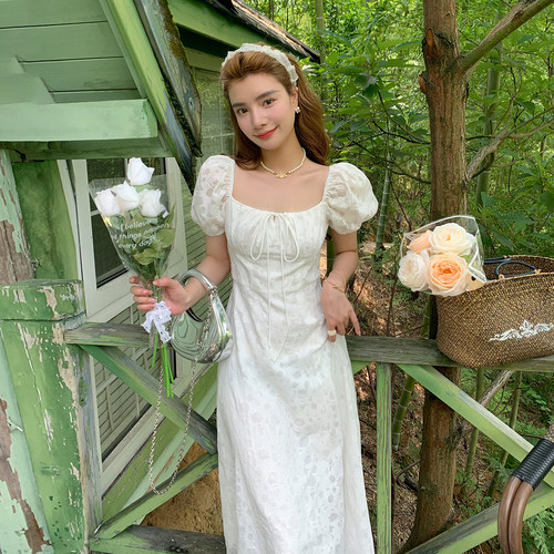法式温柔风白色短袖连衣裙女
