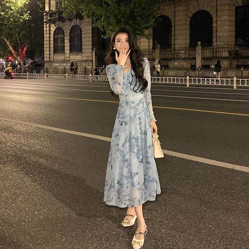 针织蝴蝶印花气质显瘦连衣裙