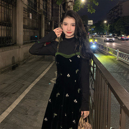 AM NANA秋冬法式复古丝绒吊带连衣裙气质打底礼服显瘦黑色长裙子