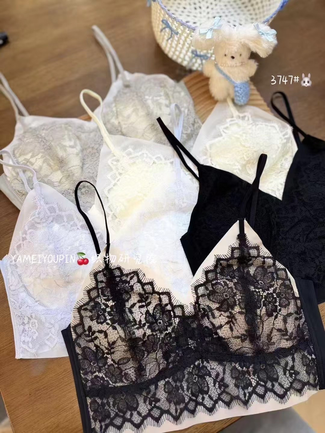 蕾丝美背裹胸V领无痕固定杯聚拢内衣显瘦春夏薄款抹胸背心