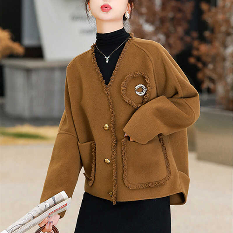 宽松短款欧货呢子大衣气质