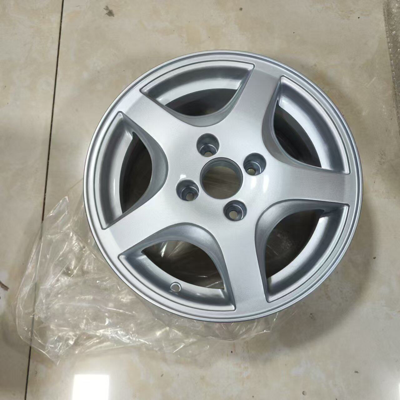 奇瑞风云旗云2铝合金轮毂