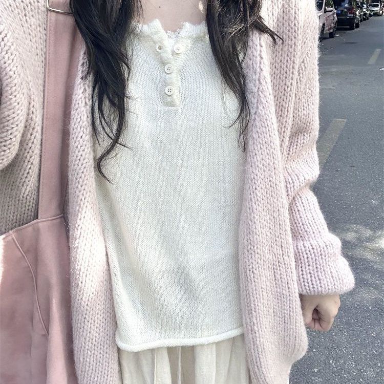 慵懒穿搭一整套粉色温柔风气质毛衣针织开衫女搭配杏色打底针织衫