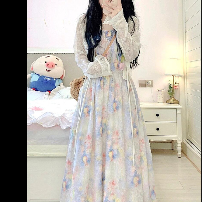 多巴胺彩色碎花郁金香吊带连衣裙女夏小众甜美蕾丝防晒开衫两件套