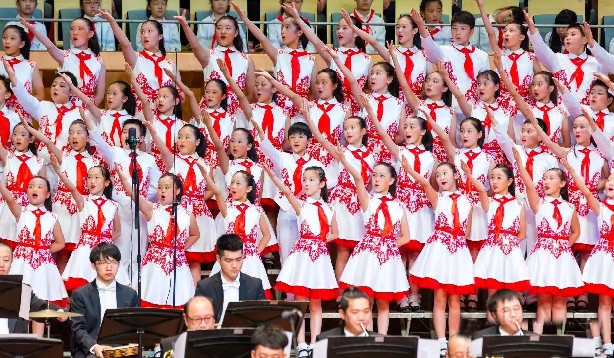 新款儿童大合唱演出服少儿诗歌朗诵表演服红领巾集体舞台表演服装