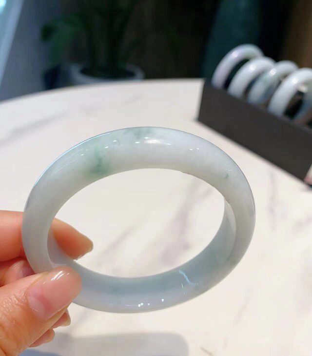 福瑞祥年中清仓天然缅甸翡翠A货手镯有纹飘蓝花  圈号56.6   特价