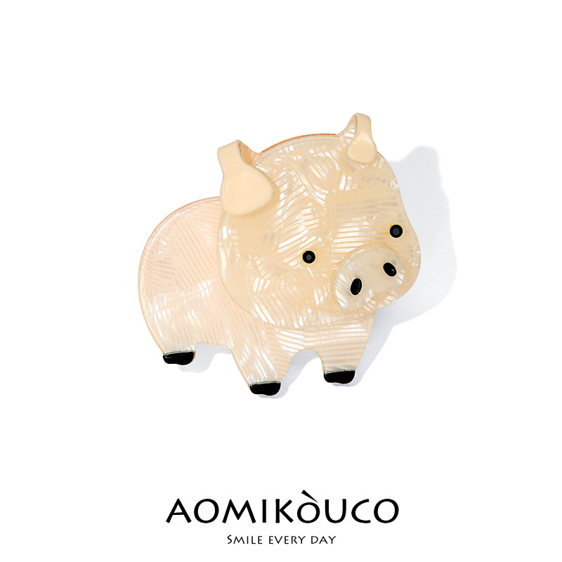 日系可爱创意白色小猪胸针2025年新款动物亚克力防走光别针配饰品,饰品/流行首饰/时尚饰品新,胸针,淘宝优惠券,粉丝福利购,淘宝优惠卷